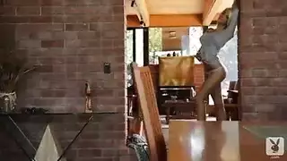 فتاة عارية، تايلور يحب اللعب مع كس حلقها، بينما لا أحد آخر في المنزل. فتاة عارية، تايلور يحب اللعب مع كس حلقها، بينما لا أحد آخر في المنزل.