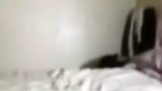 ينيك تركية ساخنة و يجعلها تتغنج من قوة الزب في الفندق