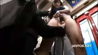 سيدة آسيوية محشوة من قبل اثنين من الرجال قرنية خلال عرض جنسي حري. سيدة آسيوية محشوة من قبل اثنين من الرجال قرنية خلال عرض جنسي حري.