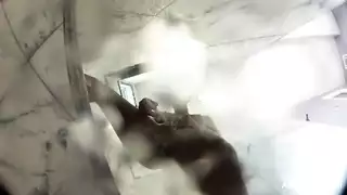 انتشر أبيجيل ماك وبنس باكس على ركبتيهما وبدأوا في لعق كس بعضهما البعض