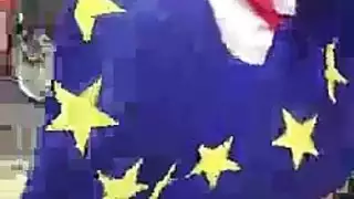 غالبًا ما يكون لدى الأشخاص المقرنين حفلات العربدة غير الرسمية ، في الملهى الليلي أو أماكن أخرى غالبًا ما يكون لدى الأشخاص المقرنين حفلات العربدة غير الرسمية ، في الملهى الليلي أو أماكن أخرى