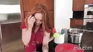 أمي ناضجة تدليل زوجها بينما هو خارج المدينة، وكذلك بينما هو المنزل وحده أمي ناضجة تدليل زوجها بينما هو خارج المدينة، وكذلك بينما هو المنزل وحده