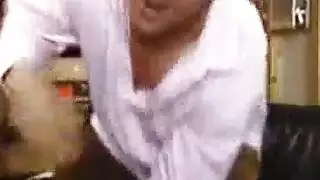 سارة كارينا وكينا جيمس لا يمكن أن تعقد أنفسهم أمام الكاميرا، بسبب النقد سارة كارينا وكينا جيمس لا يمكن أن تعقد أنفسهم أمام الكاميرا، بسبب النقد