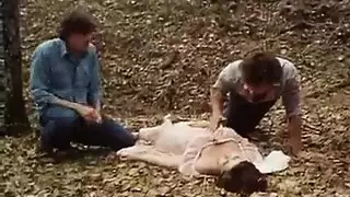 فيلم بورنو كلاسيكي رجلين يعروا فتاة غائبة عن الوعي وينيكوها في كسها المشعر حتى تستيقظ فيلم بورنو كلاسيكي رجلين يعروا فتاة غائبة عن الوعي وينيكوها في كسها المشعر حتى تستيقظ