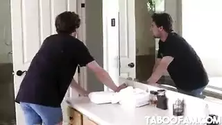 زوجة الأب اللبوة تسلم طيزها وكسها لابن زوجها حتى يتخلص من إنتصاب زبه زوجة الأب اللبوة تسلم طيزها وكسها لابن زوجها حتى يتخلص من إنتصاب زبه