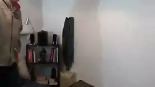خطوة أمريكية حلوة تحصل على قيود المضخات أثناء الحصول على مسمر في الغرفة الحمراء. خطوة أمريكية حلوة تحصل على قيود المضخات أثناء الحصول على مسمر في الغرفة الحمراء.