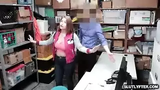 سكايلار جميلة يرتدي الصنادل ذات الكعب العالي مع ممارسة الجنس بين الأعراق مع رجلها. سكايلار جميلة يرتدي الصنادل ذات الكعب العالي مع ممارسة الجنس بين الأعراق مع رجلها.